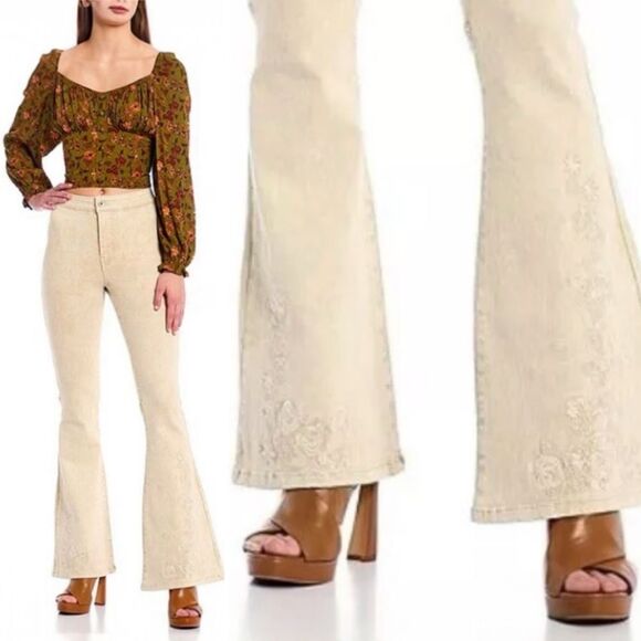 NWT Chelsea & Violet Flare Jeans Size 26 Embroidered Floral Beige Boho High Rise - Picture 9 of 14